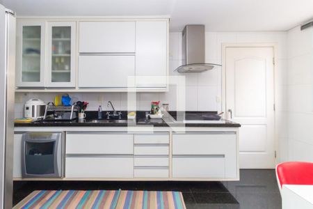 Apartamento para alugar com 135m², 2 quartos e 2 vagasCozinha