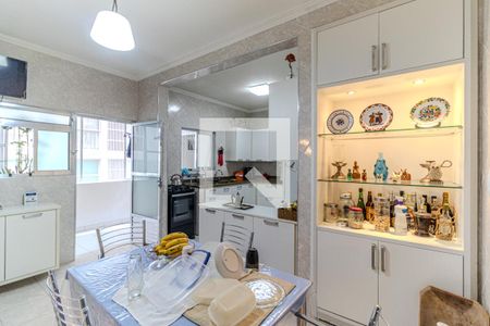 Apartamento à venda com 152m², 3 quartos e 2 vagas Apartamento à venda com 152m², 3 quartos e 2 vagasCozinha