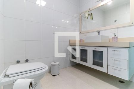 Apartamento à venda com 152m², 3 quartos e 2 vagas Apartamento à venda com 152m², 3 quartos e 2 vagasBanheiro da Suíte