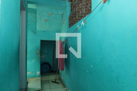 Casa para alugar com 50m², 1 quarto e sem vagaPortão de entrada - Corredor lateral - fundos