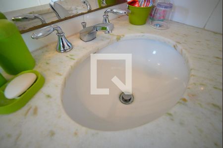 Casa à venda com 280m², 4 quartos e 4 vagasBanheiro da Suíte 2 - Segundo Andar