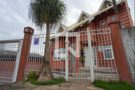 Casa à venda com 280m², 4 quartos e 4 vagasFachada