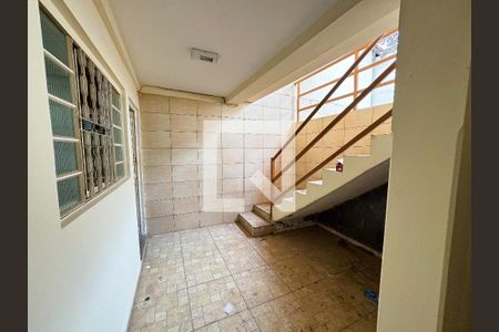 Casa à venda com 180m², 3 quartos e 2 vagasCorredor