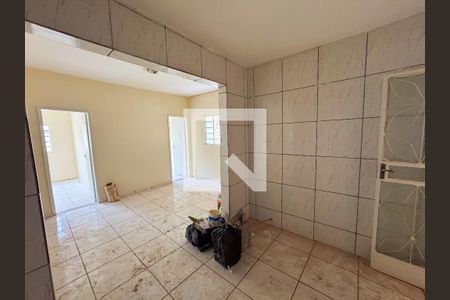 Casa à venda com 180m², 3 quartos e 2 vagascozinha