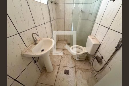 Casa à venda com 180m², 3 quartos e 2 vagasBanheiro