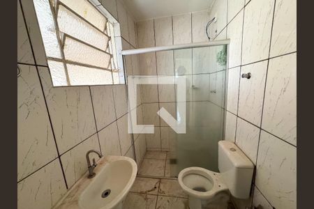 Casa à venda com 180m², 3 quartos e 2 vagasBanheiro