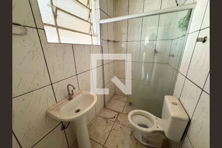 Casa à venda com 180m², 3 quartos e 2 vagasBanheiro