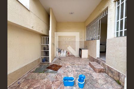 Casa à venda com 180m², 3 quartos e 2 vagasÁrea de Serviço