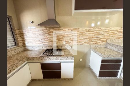 Casa à venda com 358m², 8 quartos e 4 vagasCozinha