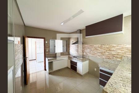 Casa à venda com 358m², 8 quartos e 4 vagasCozinha