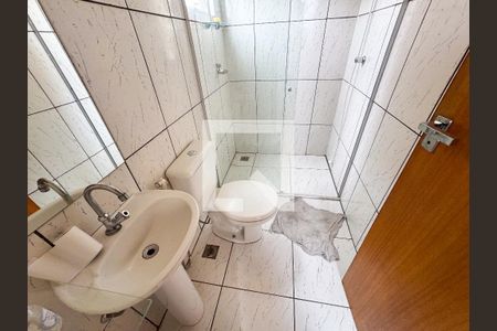 Casa à venda com 358m², 8 quartos e 4 vagasBanheiro de Serviço