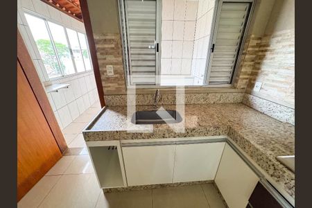 Casa à venda com 358m², 8 quartos e 4 vagasCozinha