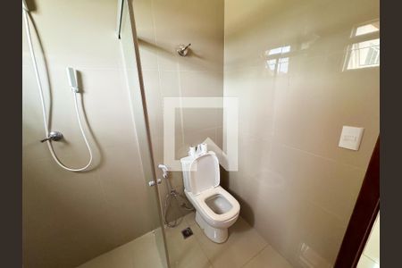 Casa à venda com 358m², 8 quartos e 4 vagasBanheiro