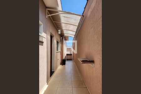 Casa à venda com 130m², 3 quartos e 2 vagasCorredor