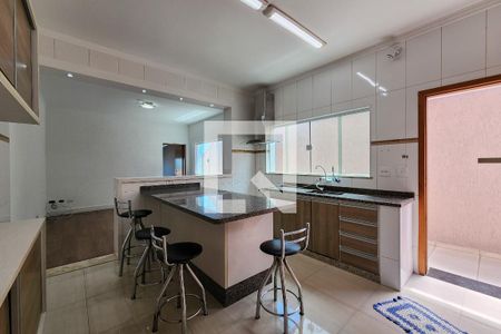 Casa à venda com 130m², 3 quartos e 2 vagasCozinha