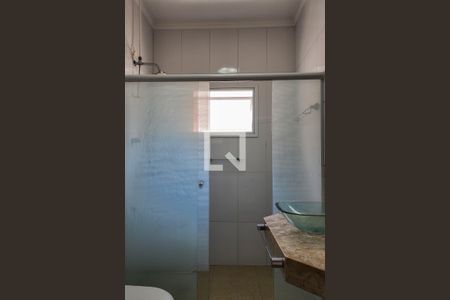 Casa à venda com 130m², 3 quartos e 2 vagasBanheiro Social