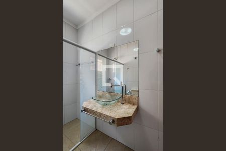 Casa à venda com 130m², 3 quartos e 2 vagasBanheiro Social