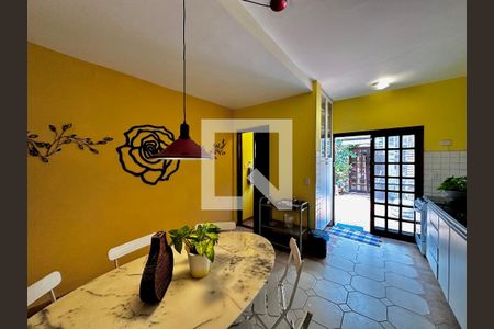 Casa à venda com 114m², 2 quartos e 1 vaga Casa à venda com 114m², 2 quartos e 1 vagaCozinha