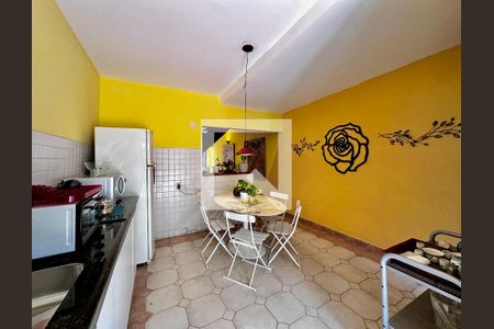 Casa à venda com 114m², 2 quartos e 1 vaga Casa à venda com 114m², 2 quartos e 1 vagaCozinha