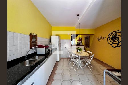 Casa à venda com 114m², 2 quartos e 1 vaga Casa à venda com 114m², 2 quartos e 1 vagaCozinha