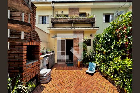 Casa à venda com 114m², 2 quartos e 1 vaga Casa à venda com 114m², 2 quartos e 1 vagaQuintal