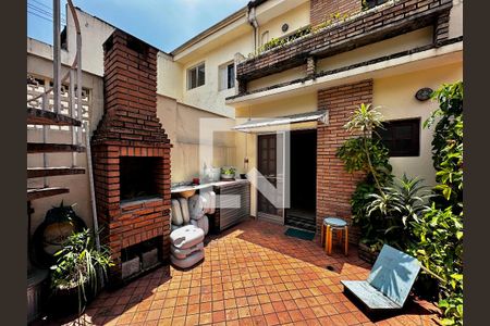 Casa à venda com 114m², 2 quartos e 1 vaga Casa à venda com 114m², 2 quartos e 1 vagaQuintal