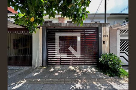 Casa à venda com 114m², 2 quartos e 1 vaga Casa à venda com 114m², 2 quartos e 1 vagaFachada