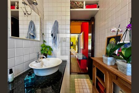 Casa à venda com 114m², 2 quartos e 1 vaga Casa à venda com 114m², 2 quartos e 1 vagaBanheiro