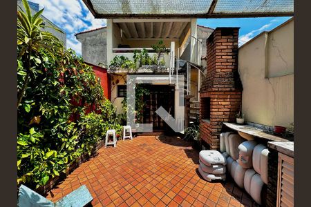 Casa à venda com 114m², 2 quartos e 1 vaga Casa à venda com 114m², 2 quartos e 1 vagaQuintal