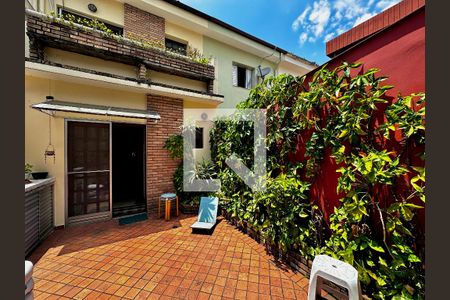 Casa à venda com 114m², 2 quartos e 1 vaga Casa à venda com 114m², 2 quartos e 1 vagaQuintal