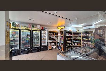 Apartamento para alugar com 72m², 2 quartos e 2 vagasMercado