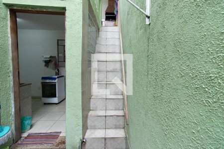 Casa à venda com 210m², 3 quartos e 2 vagasEscada Externa