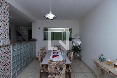 Casa à venda com 210m², 3 quartos e 2 vagasCopa