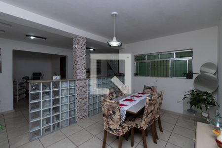 Casa à venda com 210m², 3 quartos e 2 vagasCopa