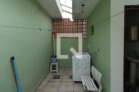 Casa à venda com 210m², 3 quartos e 2 vagasÁrea de Serviço