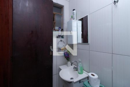 Casa à venda com 210m², 3 quartos e 2 vagasBanheiro 2