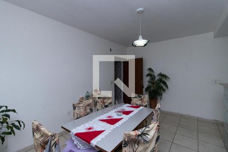 Casa à venda com 210m², 3 quartos e 2 vagasCopa