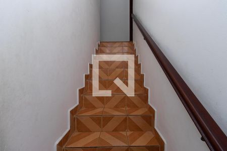 Casa à venda com 210m², 3 quartos e 2 vagasEscada