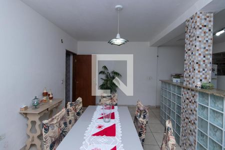 Casa à venda com 210m², 3 quartos e 2 vagasCopa