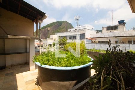 Apartamento à venda com 325m², 8 quartos e 2 vagasQuintal