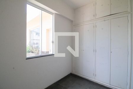 Apartamento à venda com 325m², 8 quartos e 2 vagasQuarto 2
