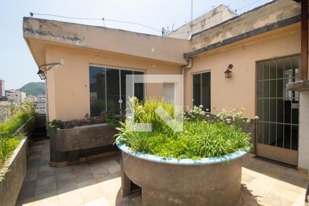 Apartamento à venda com 325m², 8 quartos e 2 vagasQuintal