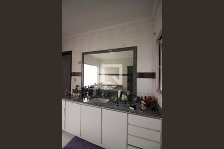 Casa à venda com 260m², 2 quartos e 2 vagasSuíte 2 Banheiro