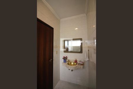 Casa à venda com 260m², 2 quartos e 2 vagasLavabo