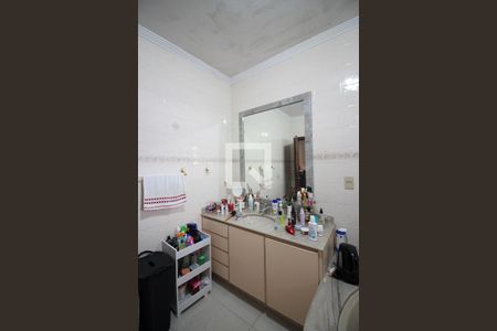 Casa à venda com 260m², 2 quartos e 2 vagasSuíte 1 Banheiro