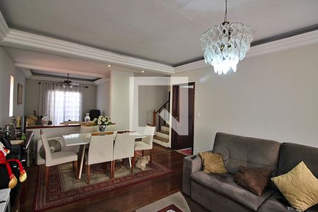 Casa à venda com 260m², 2 quartos e 2 vagasSala