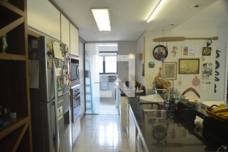 Apartamento à venda com 94m², 2 quartos e 2 vagasCozinha