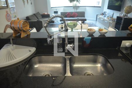 Apartamento à venda com 94m², 2 quartos e 2 vagasCozinha 