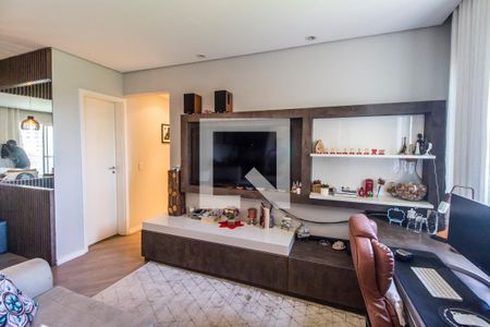 Sala de TV de apartamento à venda com 2 quartos, 73m² em Jardim Tupanci, Barueri