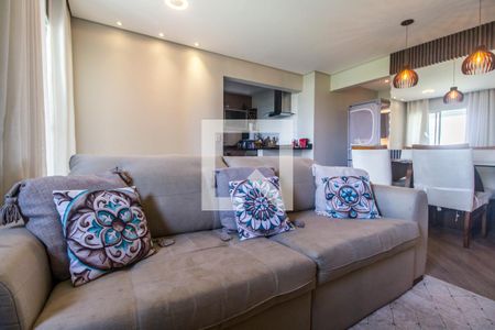 Sala de TV de apartamento à venda com 2 quartos, 73m² em Jardim Tupanci, Barueri